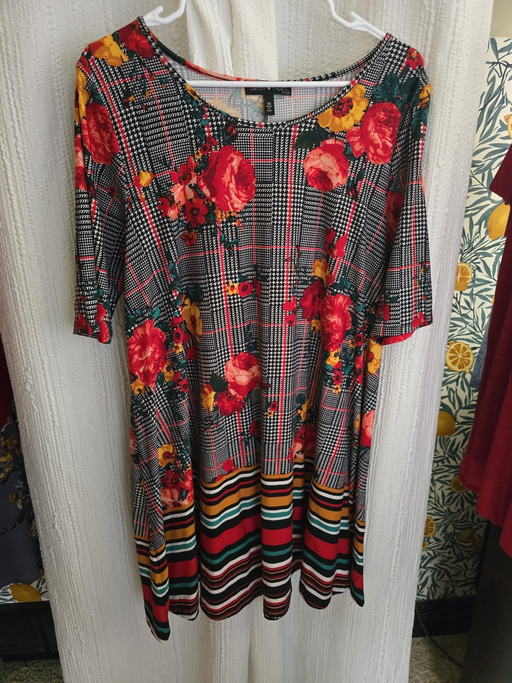 Womens Size 1X Derek Heart Black Plaid Tunic with Red & Yellow Floral Print